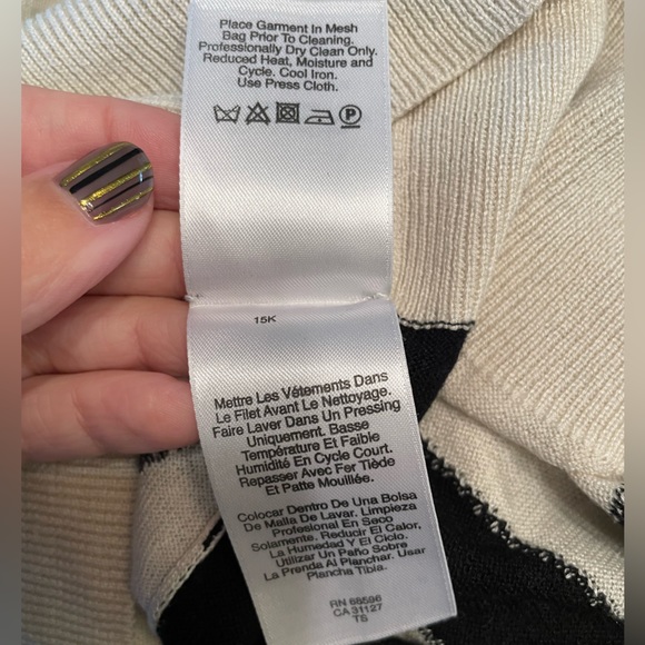 DKNY short sleeve silk and cashmere sweater size L - Picture 8 of 9